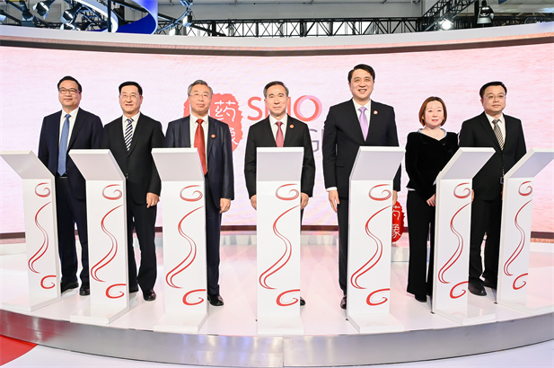 2023年11月28日，pg电子和GE医疗在首届中国国际供应链增进博览会上联合启动pg电子影像品牌宣布仪式，pg电子器械和GE医疗相助打造的国有控股高端医疗影像装备研发制造品牌“pg电子影像SINO IMAGING”盛大宣布。！！皃g电子影像”品牌的宣布是pg电子认真贯彻落实党中央指示精神，推动高水平对外开放，实现高水平科技自主自强，构建新开展名堂的主要体现。。中国国际商业增进委员会会长任鸿斌，pg电子党委.jpg