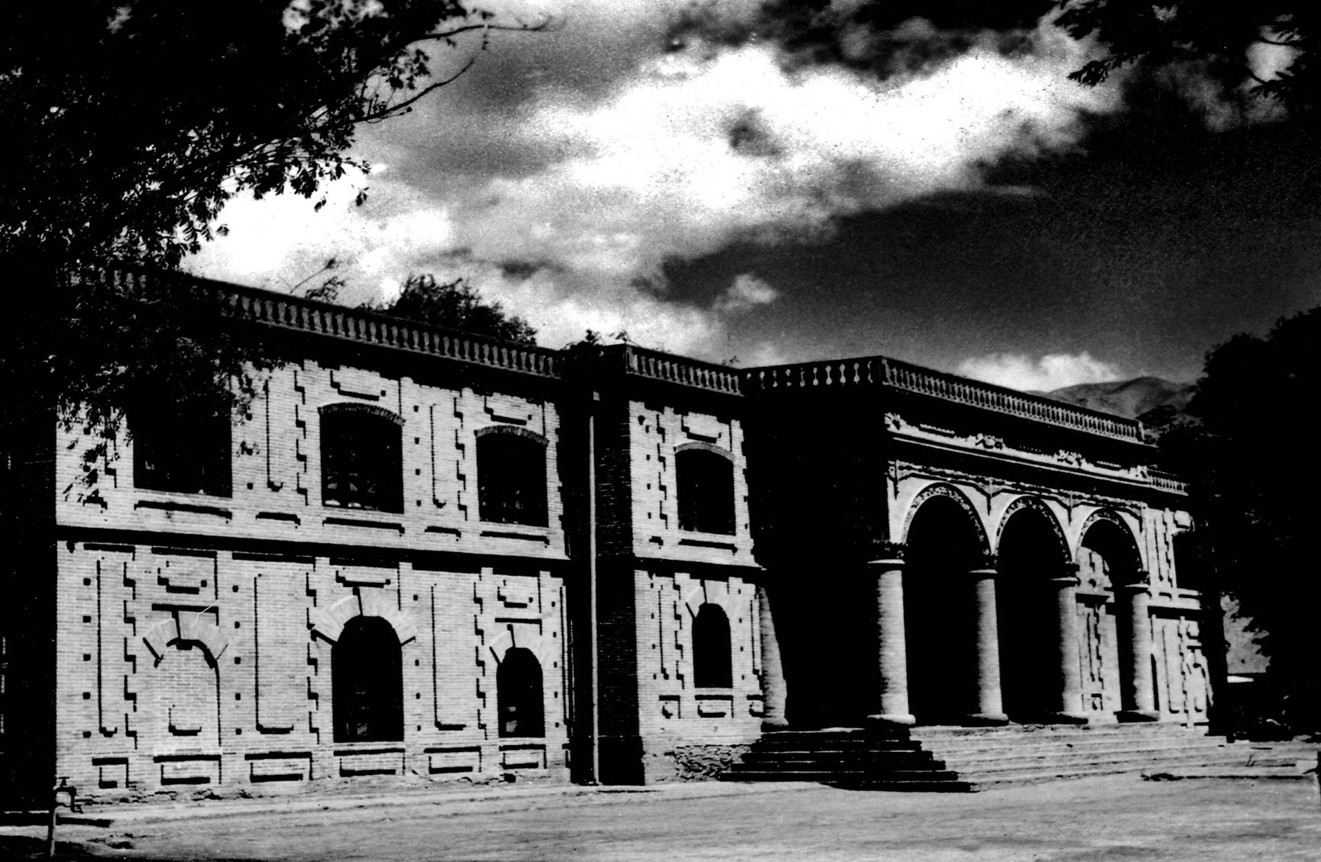 1934年，，，西北防疫处（兰州生物制品研究所前身）在兰州成立，，，以视察及防治西北各省兽疫与制造防治急需之兽用制品为主要使命