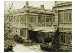 1949年新中国成立前后，中央防疫实验处先后更名为中央防疫处、天坛防疫处