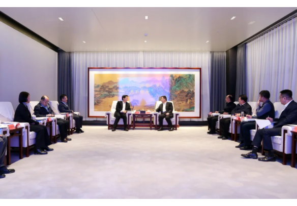 白忠泉董事长与怀柔区委书记、、、怀柔科学城党工委书记张强谈判